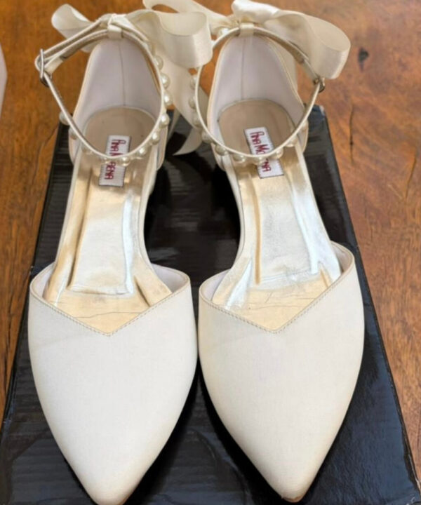 Sapato de noiva usado